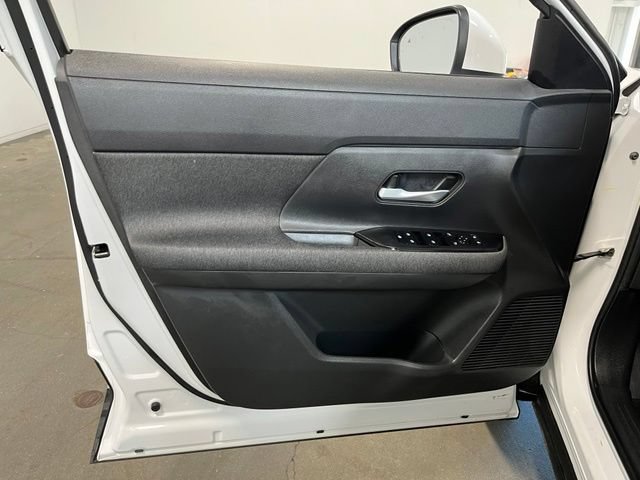 Used 2025 Nissan Kicks SV FWD image 24