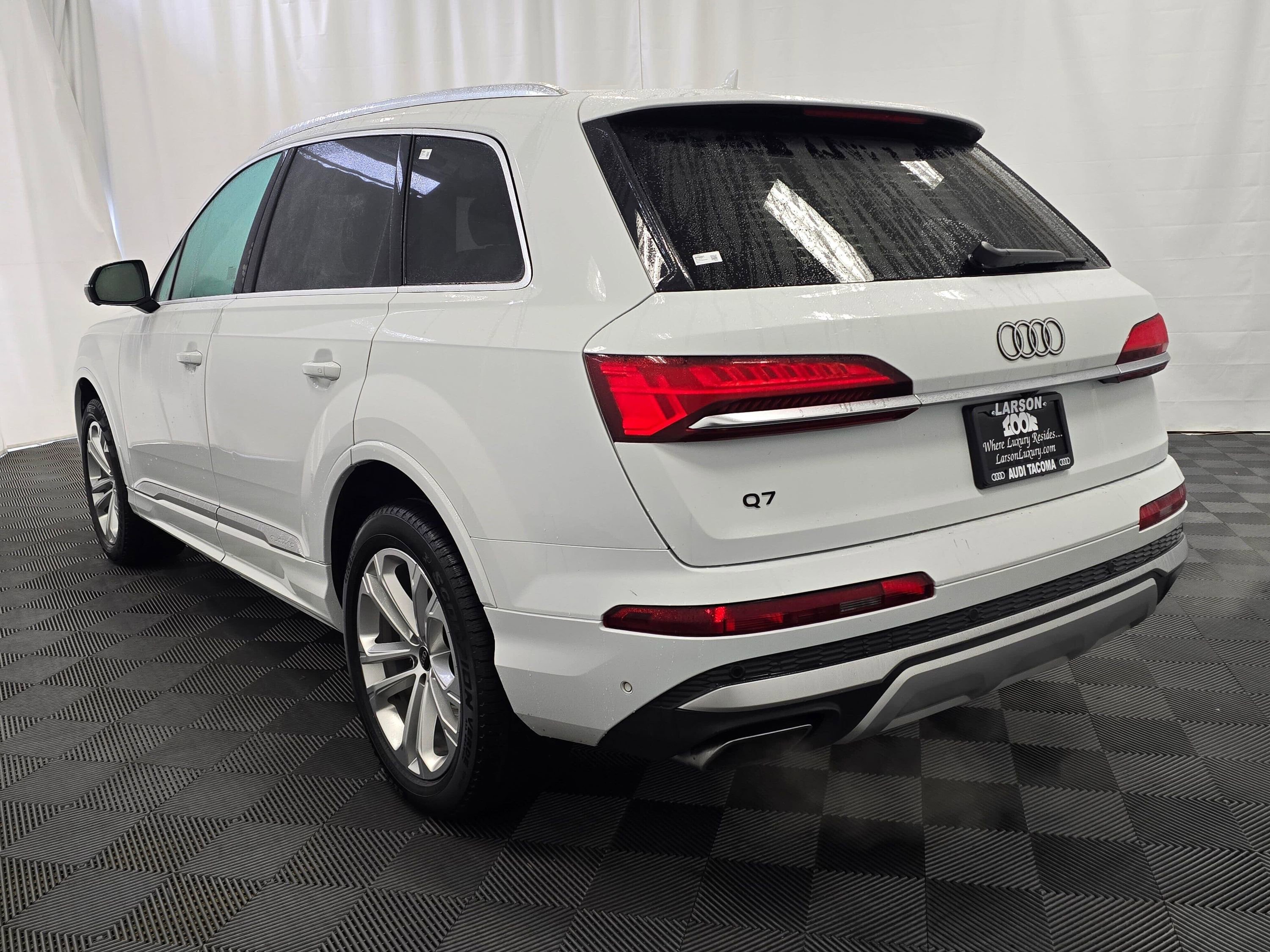 Used 2025 Audi Q7 3.0T Premium Plus image 4