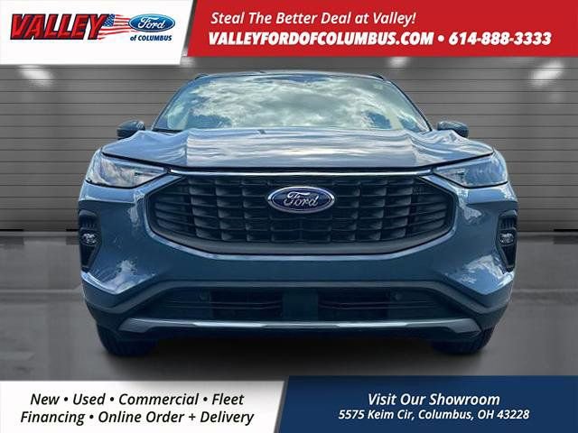 New 2024 Ford Escape SE image 2