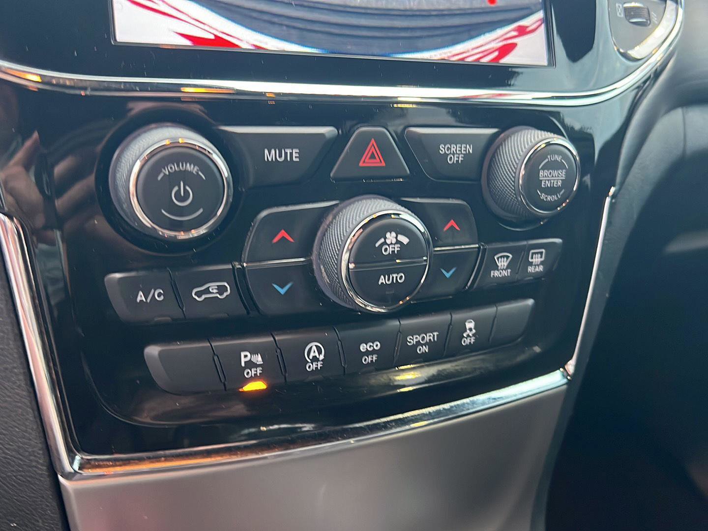 Used 2021 Jeep Grand Cherokee Laredo X image 29