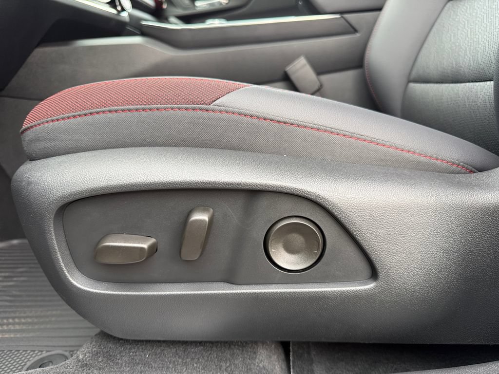 New 2027 Chevrolet Equinox RS w/ Safety and Technology Package FWD image 10