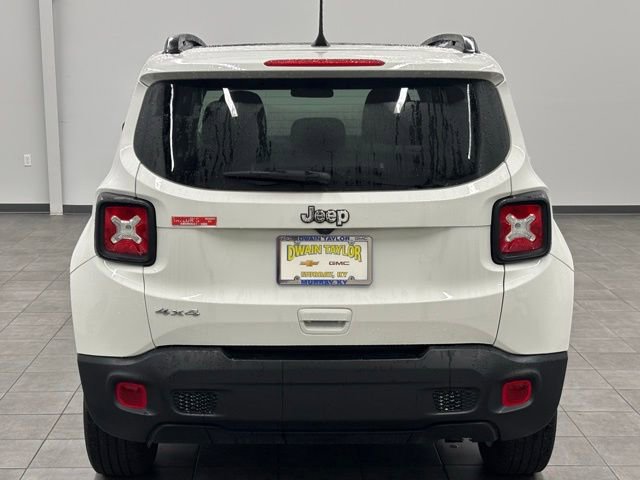 Used 2023 Jeep Renegade Latitude w/ Sun/Sound Group image 3