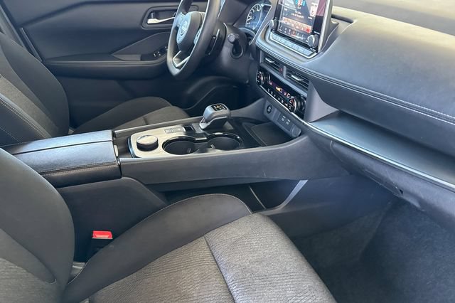 Used 2024 Nissan Rogue SV AWD/4WD image 19