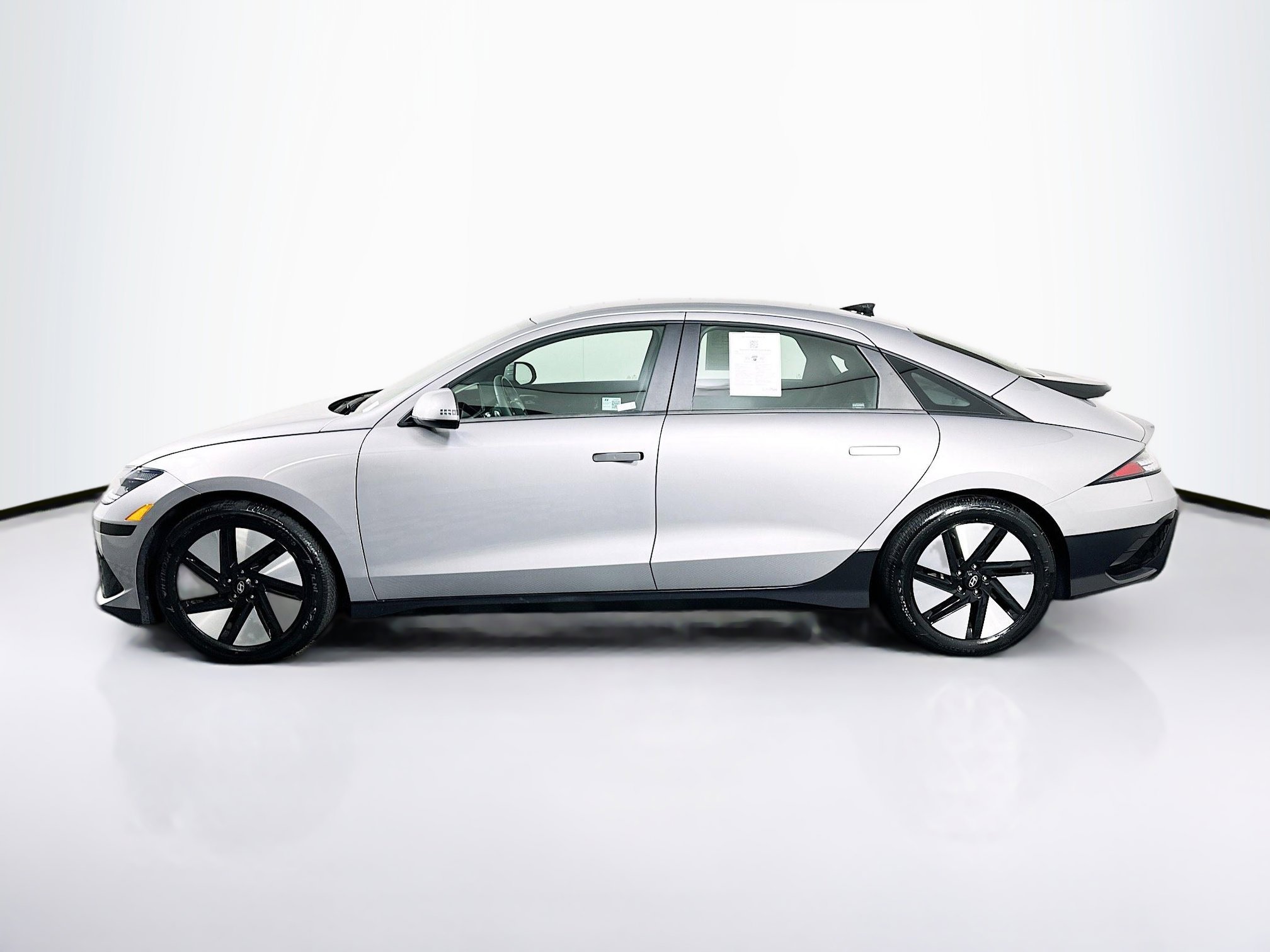 Used 2024 Hyundai Ioniq 6 SE image 4