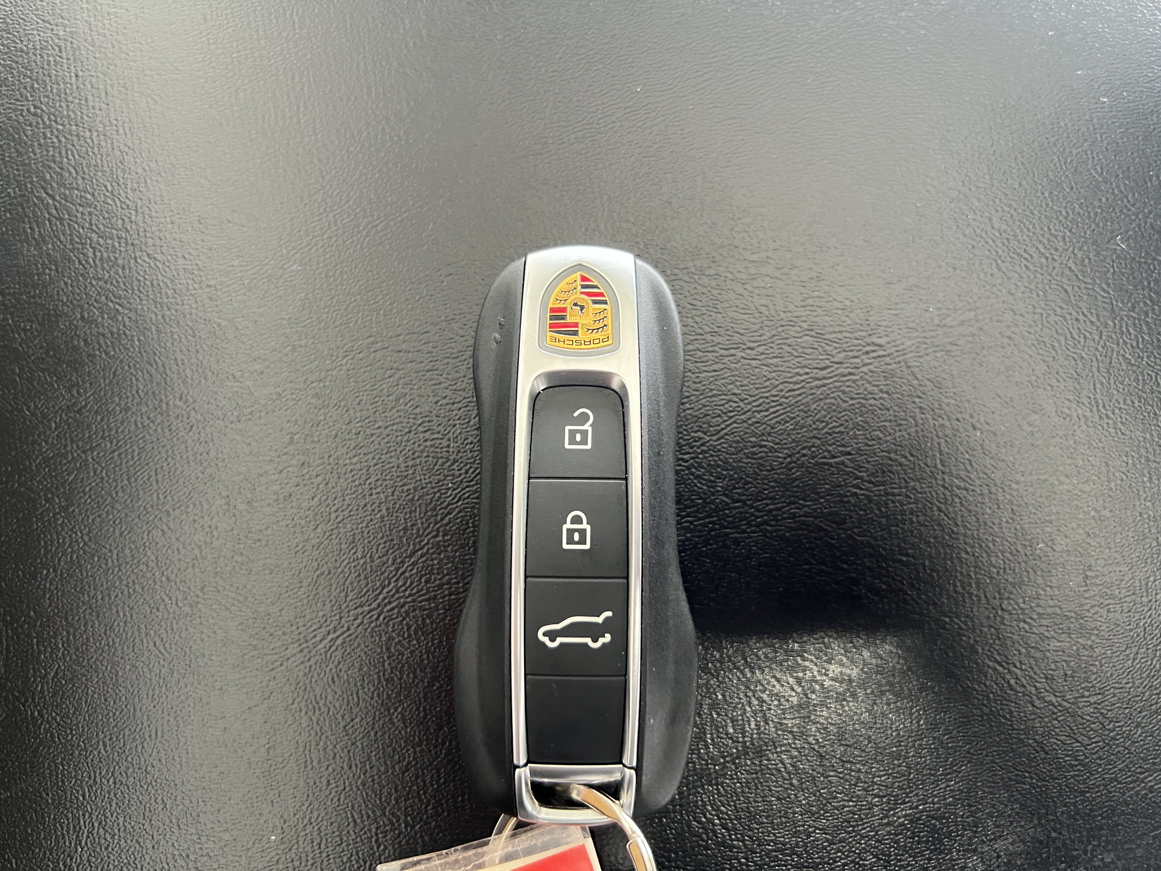 Certified 2024 Porsche Cayenne AWD/4WD image 25