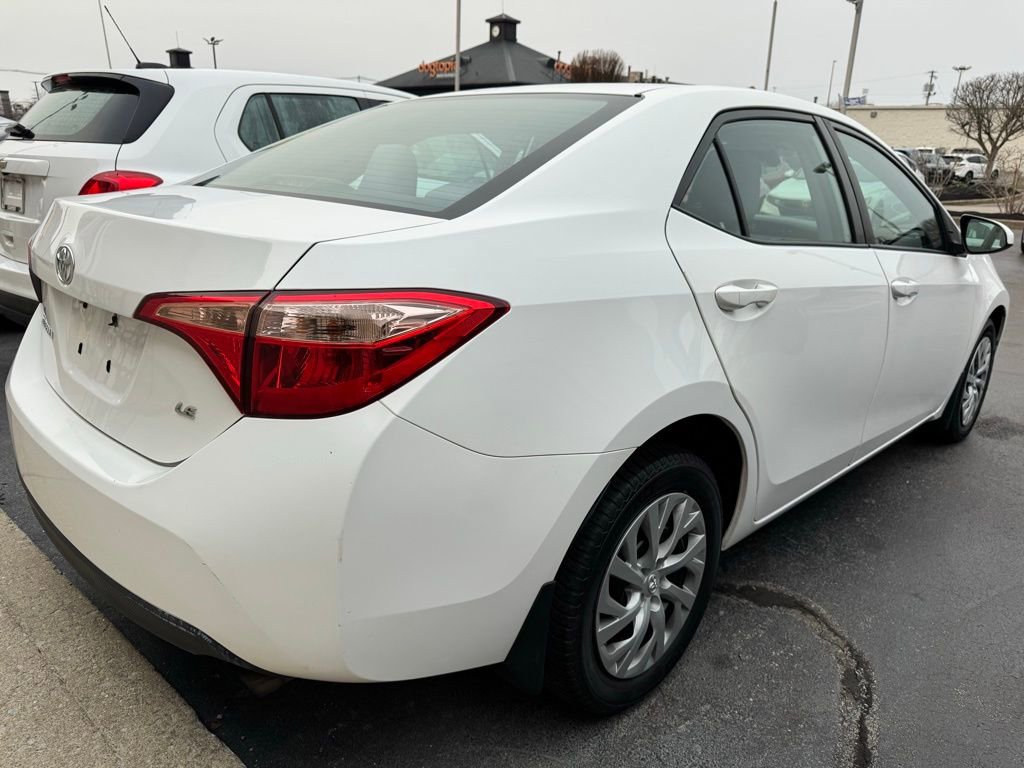Used 2018 Toyota Corolla LE image 5