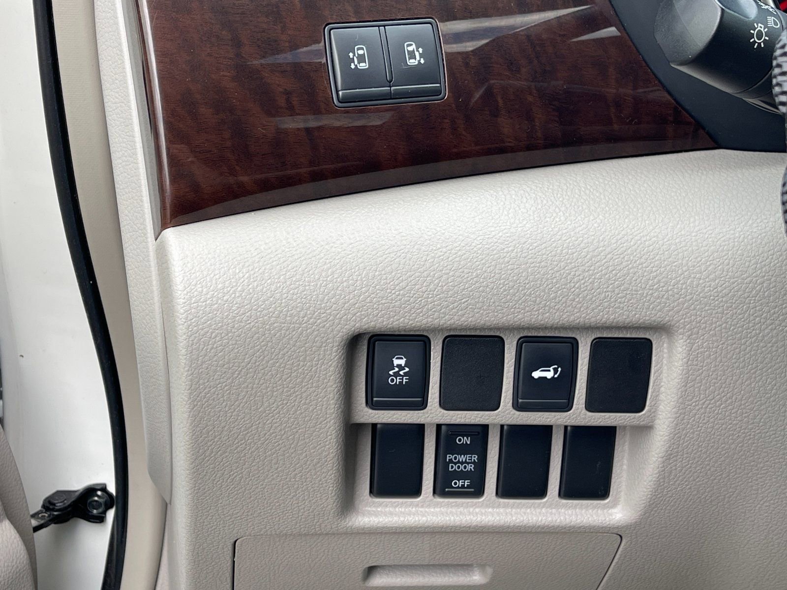Used 2014 Nissan Quest SL FWD image 33