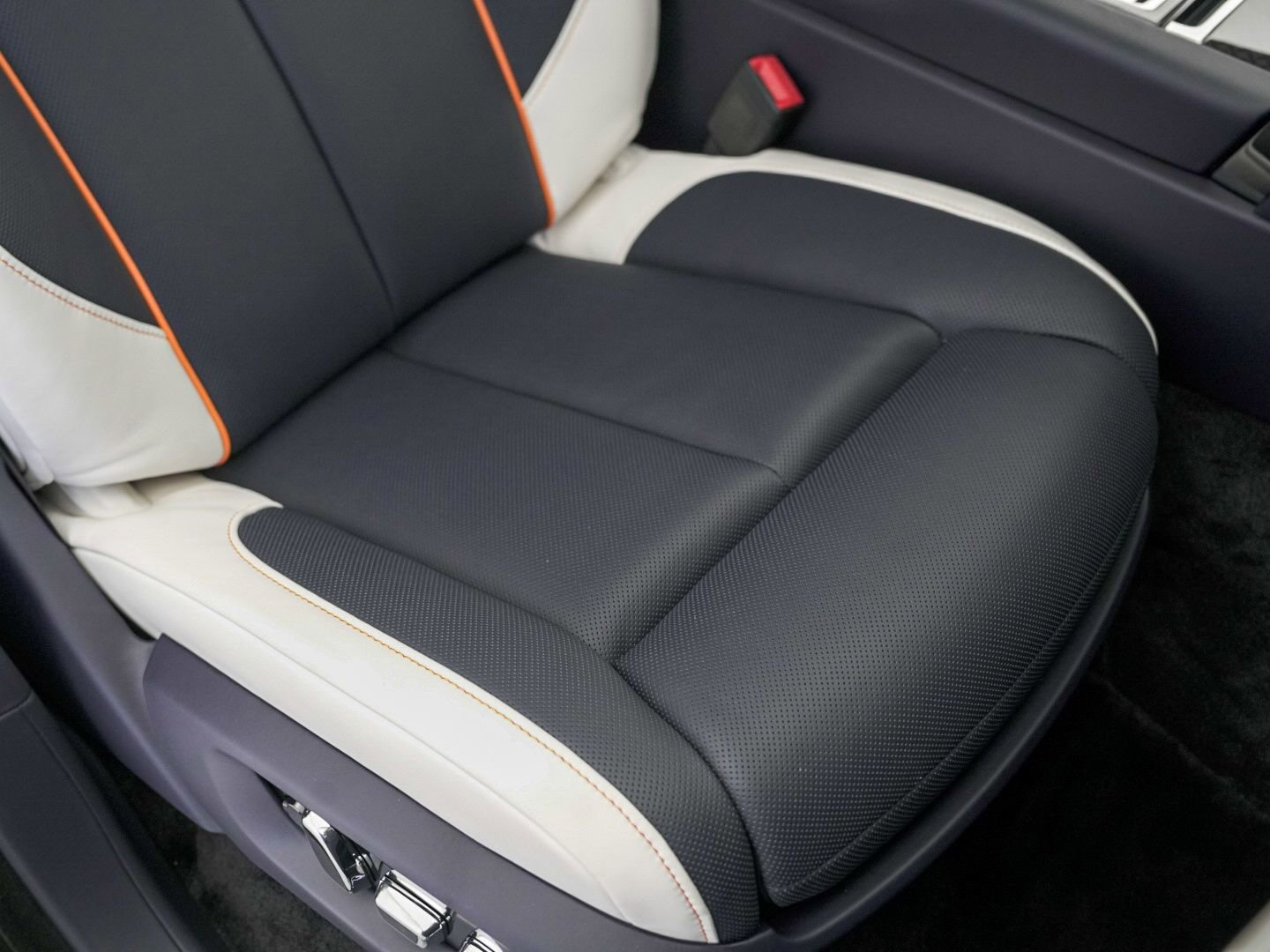 New 2026 Rolls-Royce Cullinan Black Badge image 81