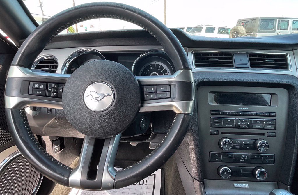 Used 2013 Ford Mustang Premium RWD image 14