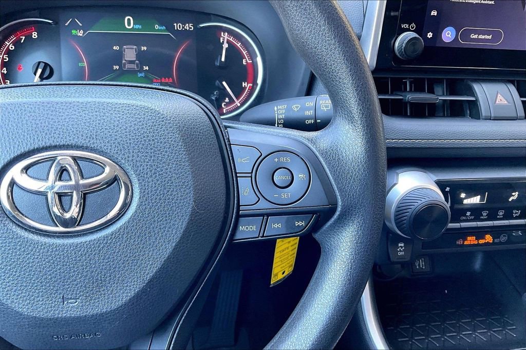 Used 2024 Toyota RAV4 LE AWD/4WD image 19