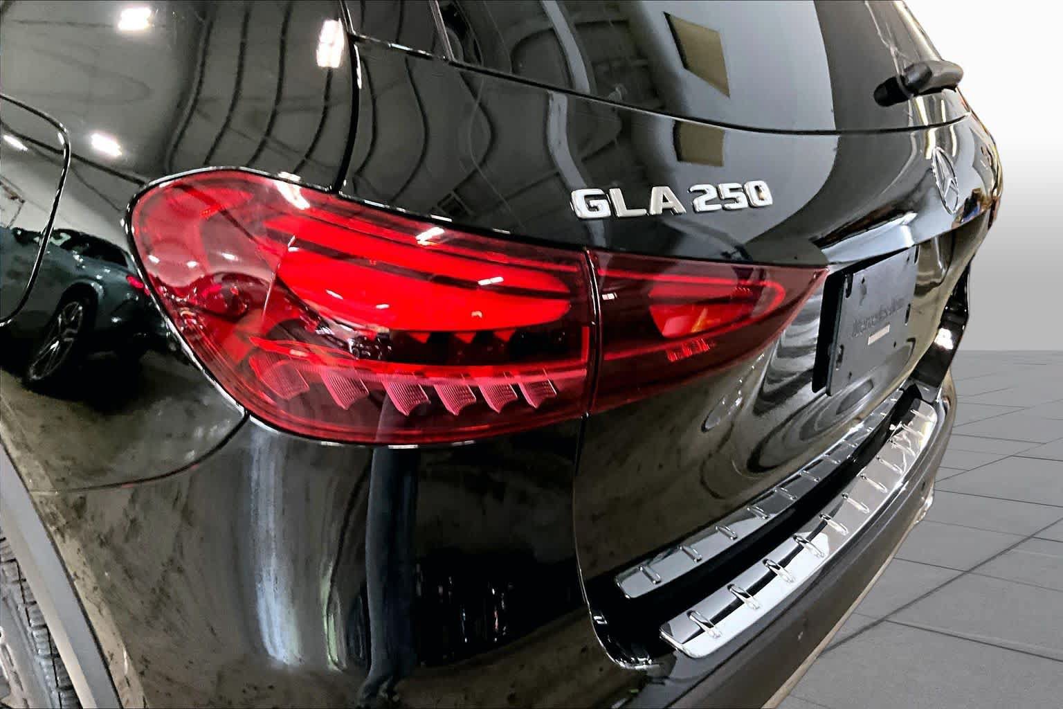 Used 2024 Mercedes-Benz GLA 250 4MATIC image 27