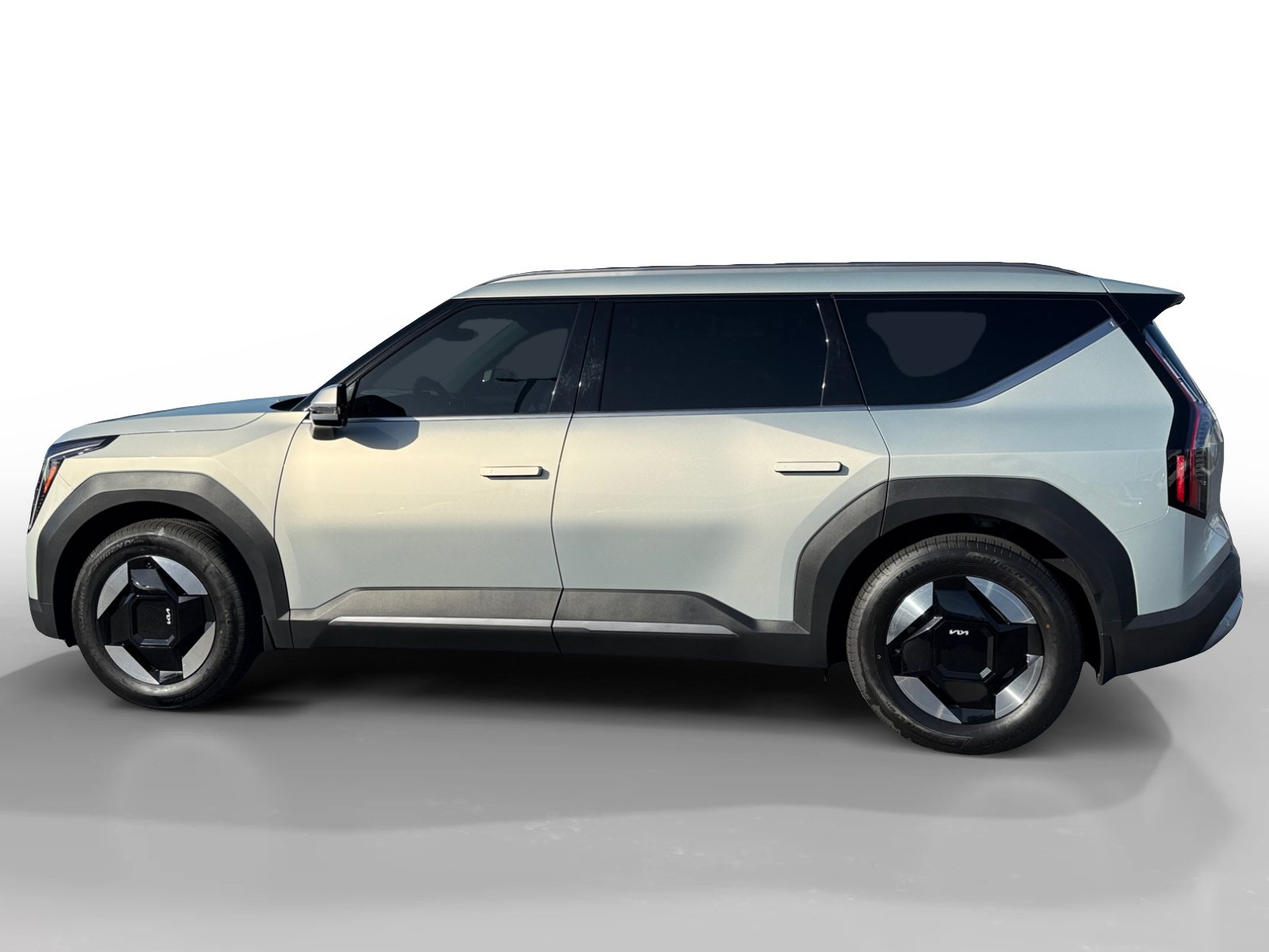 Used 2024 Kia EV9 Wind AWD/4WD image 2