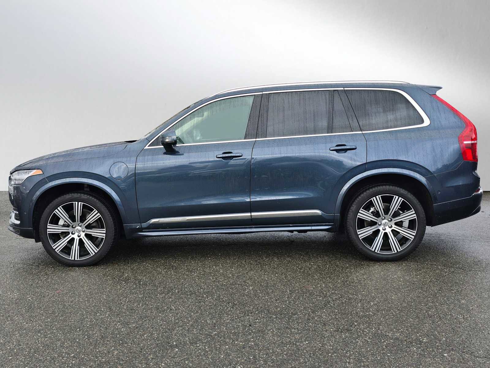 Certified 2023 Volvo XC90 T8 Plus w/ Protection Package Premier image 6
