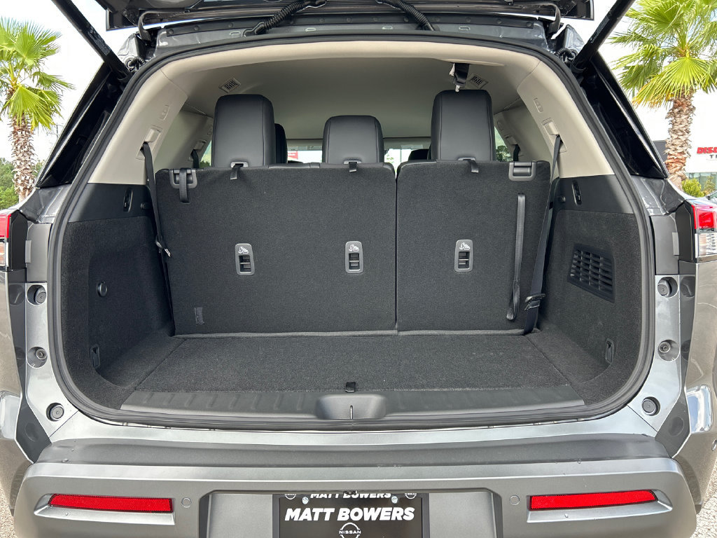 New 2026 Nissan Pathfinder SL FWD image 9