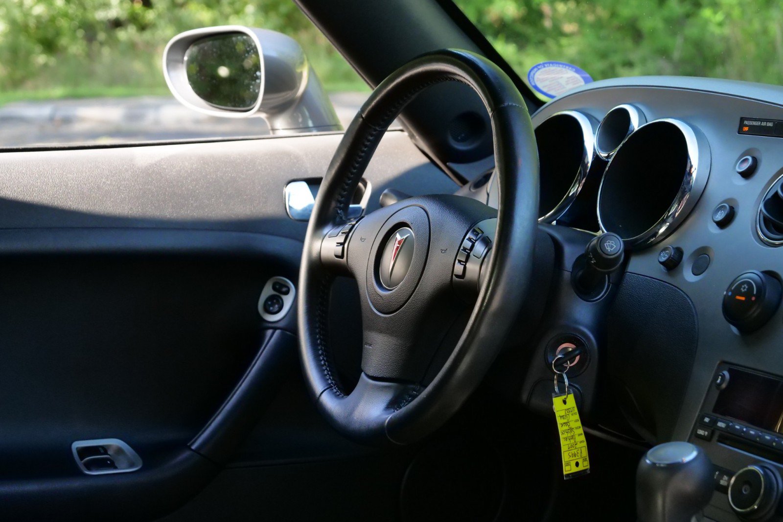 Used 2007 Pontiac Solstice Convertible w/ Premium Package RWD image 22