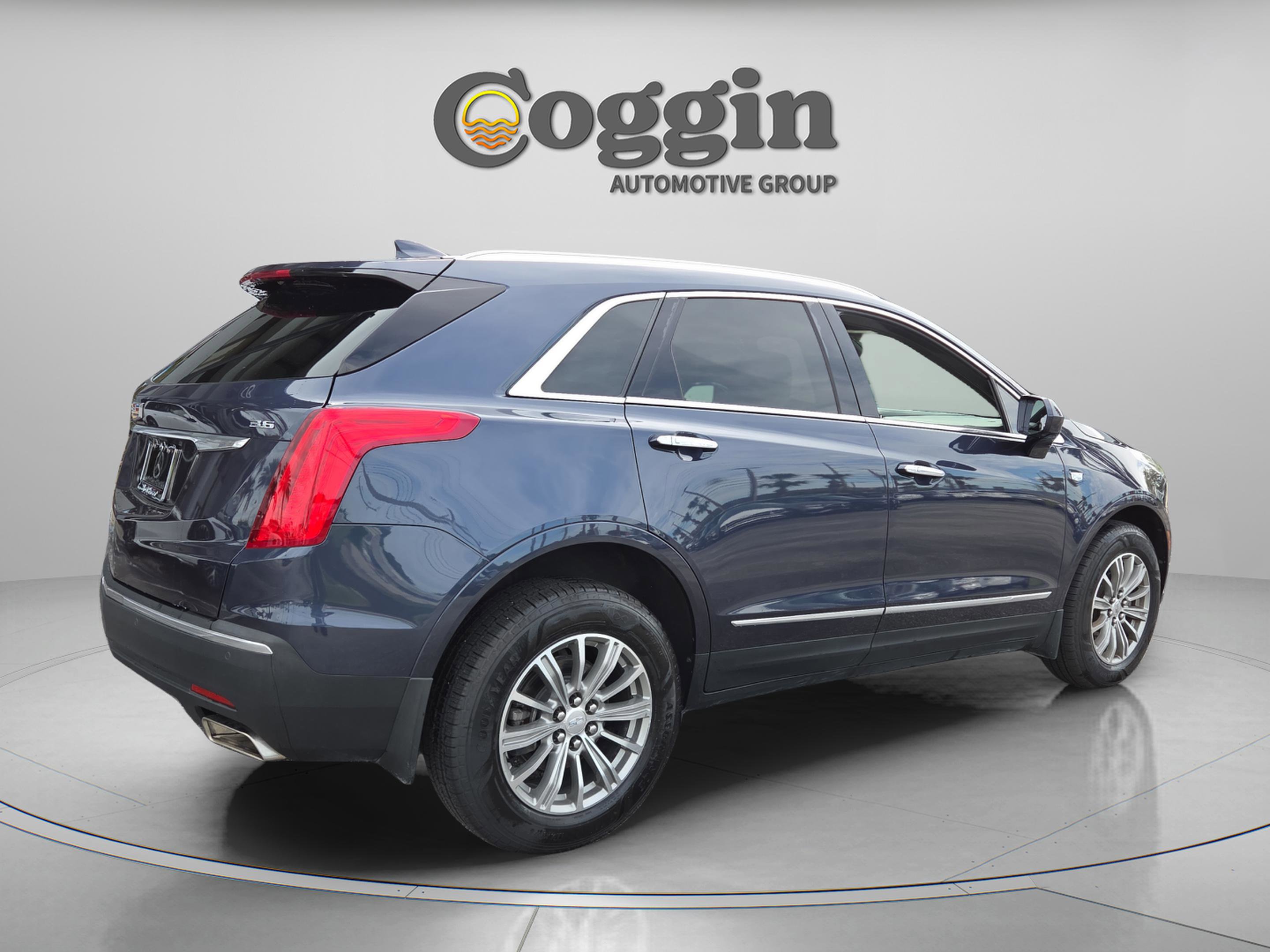 Used 2018 Cadillac XT5 Luxury w/ Driver Awareness Package FWD image 5