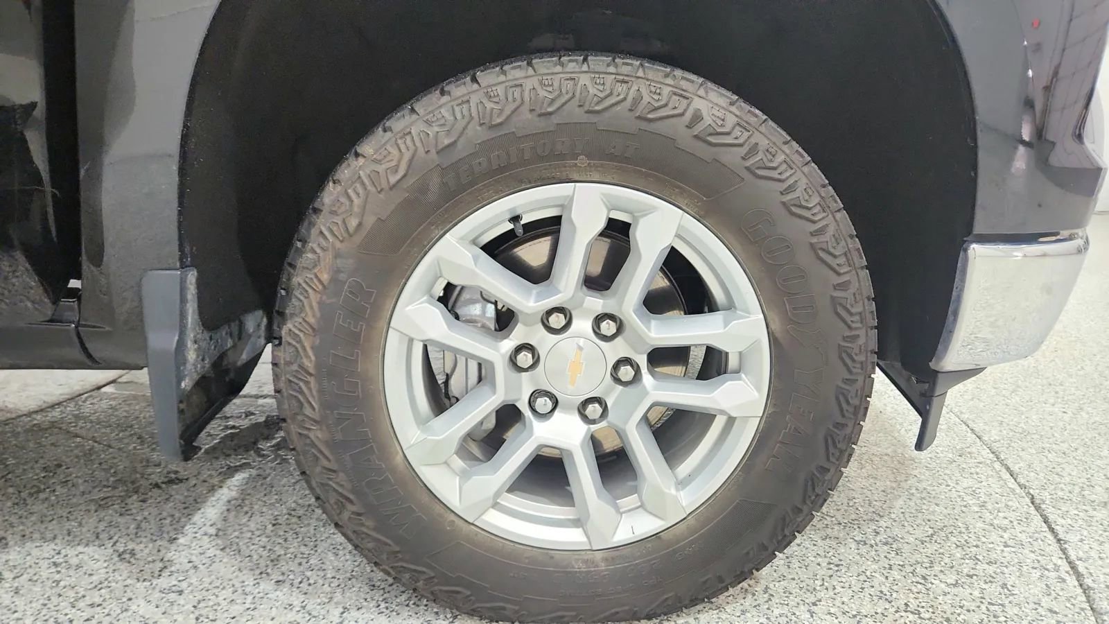 Used 2023 Chevrolet Silverado 1500 LT image 13