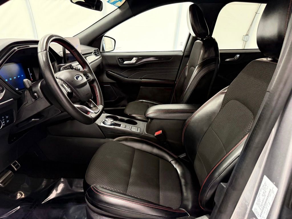 Used 2024 Ford Escape ST-Line image 12