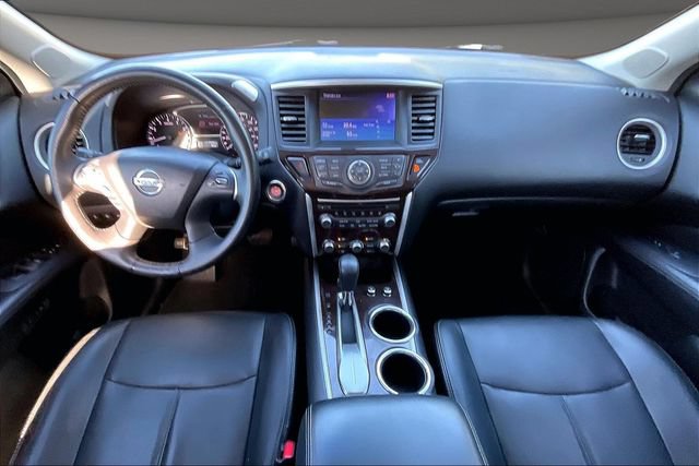 Used 2013 Nissan Pathfinder Platinum FWD image 14