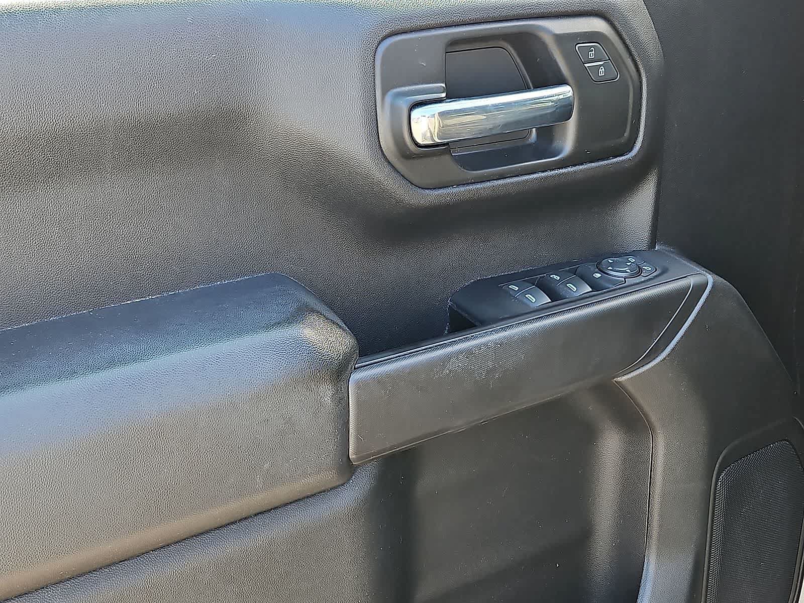 Used 2022 Chevrolet Silverado 1500 Custom Trail Boss AWD/4WD image 28