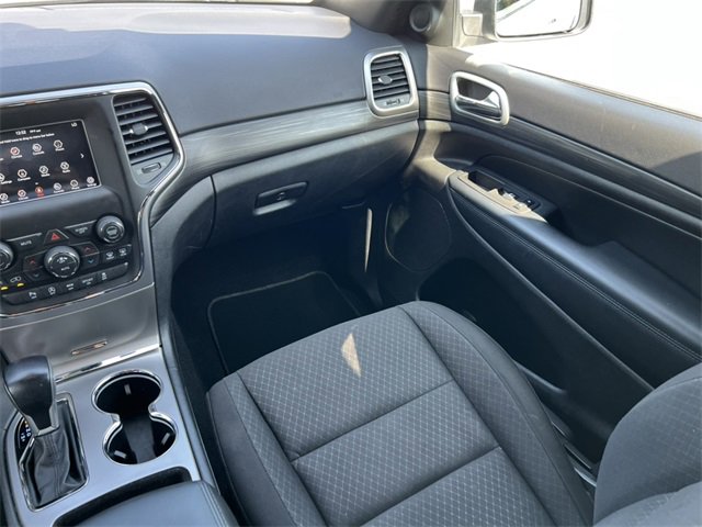 Used 2021 Jeep Grand Cherokee Laredo image 30