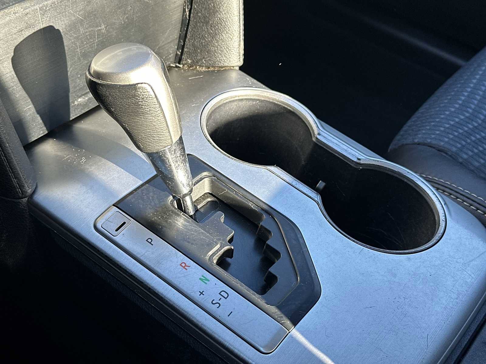 Used 2013 Toyota Camry SE image 19