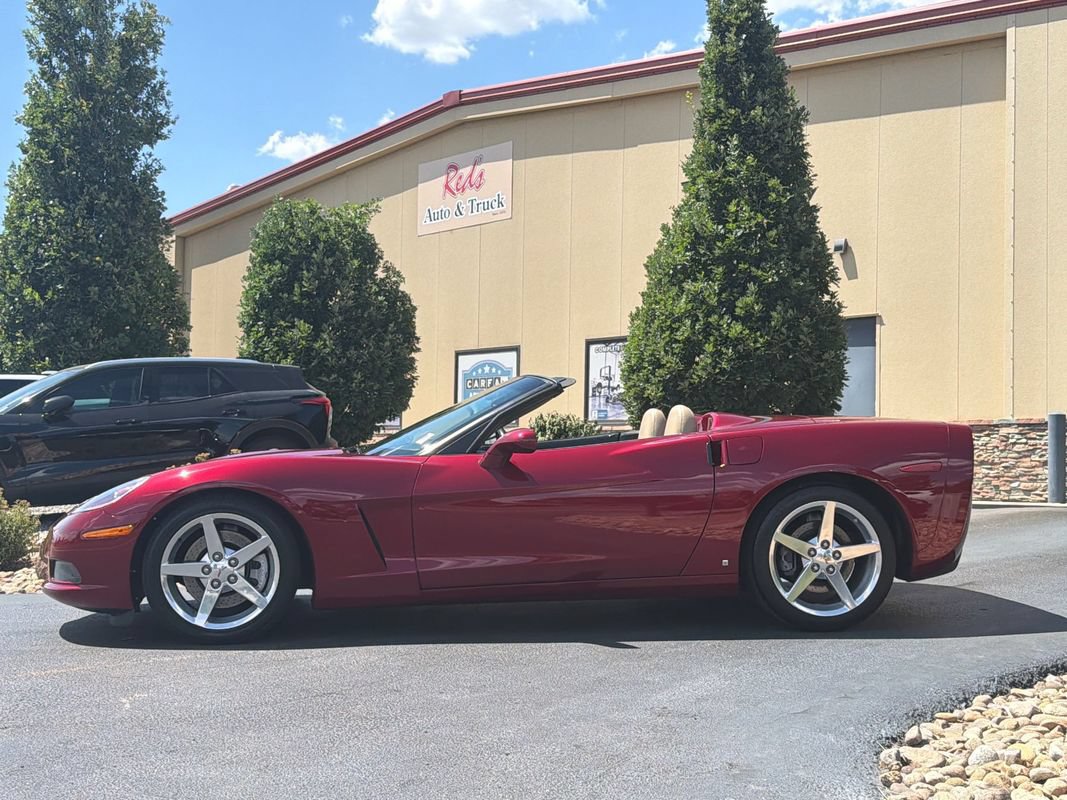 Used 2006 Chevrolet Corvette Convertible w/ Preferred Equipment Group RWD image 9