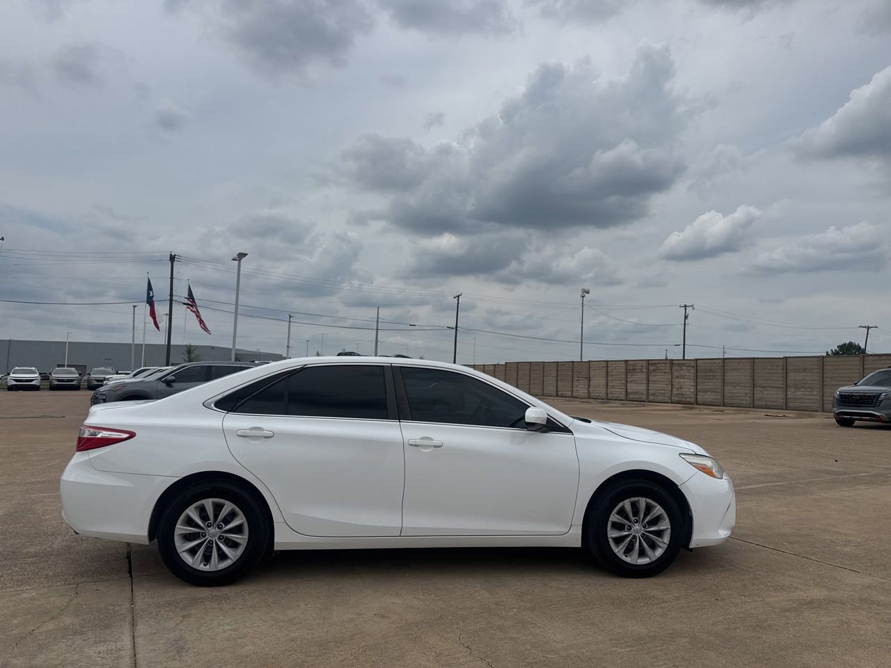 Used 2017 Toyota Camry SE FWD image 26