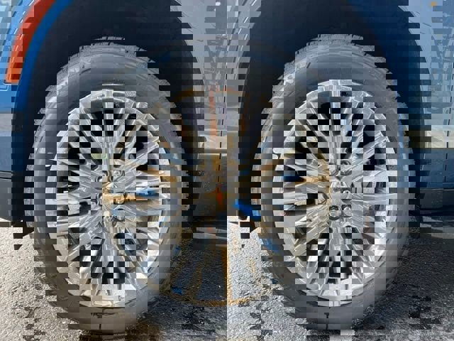 New 2025 Chevrolet Suburban Premier AWD/4WD image 56