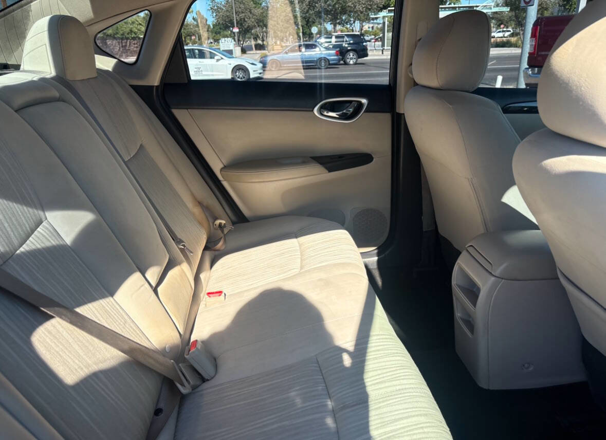 Used 2016 Nissan Sentra SV w/ Electronics Package FWD image 5
