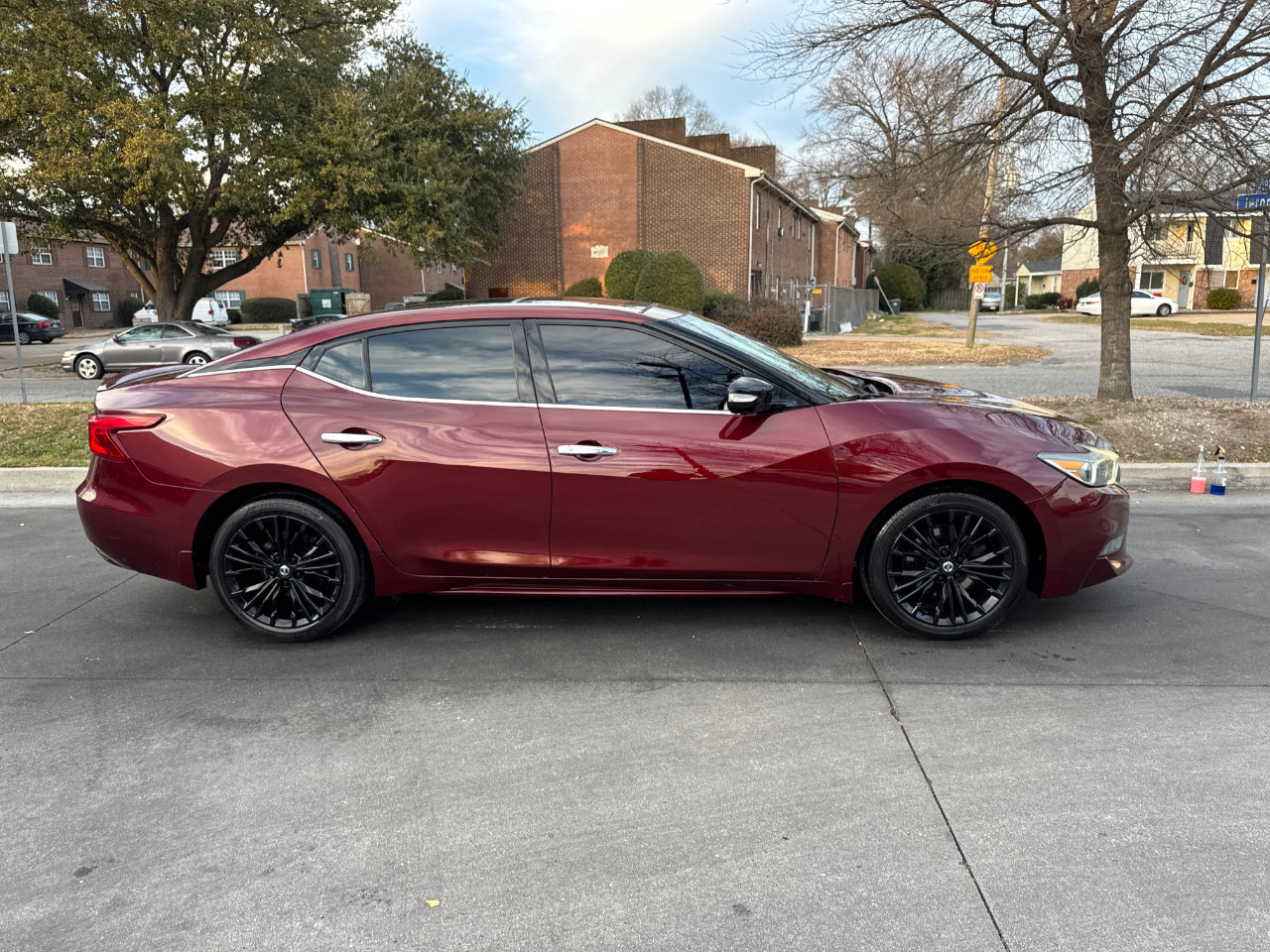 Used 2016 Nissan Maxima Platinum image 3