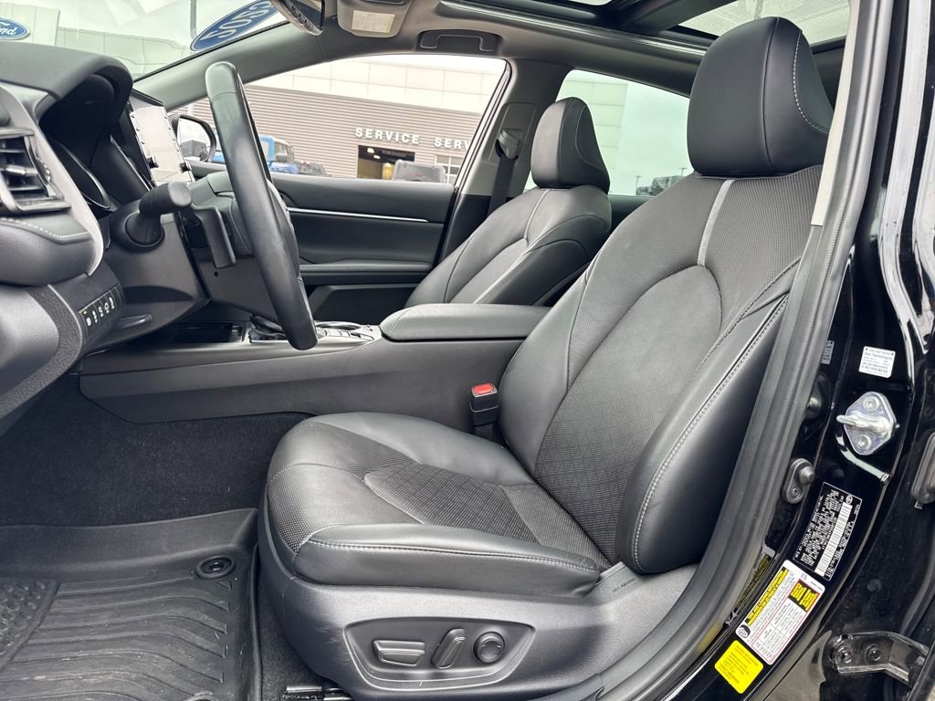 Used 2023 Toyota Camry XSE image 16