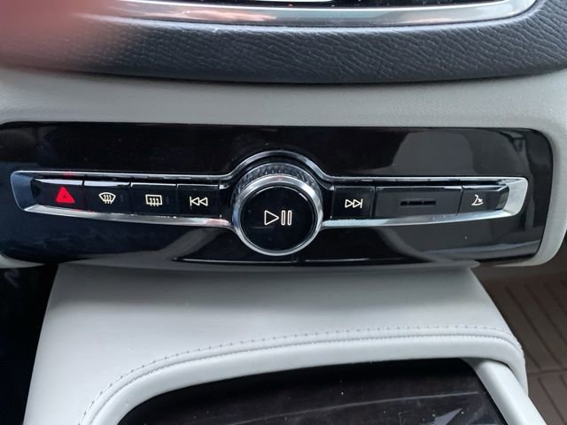 Used 2018 Volvo XC90 T6 Momentum w/ Convenience Package image 26