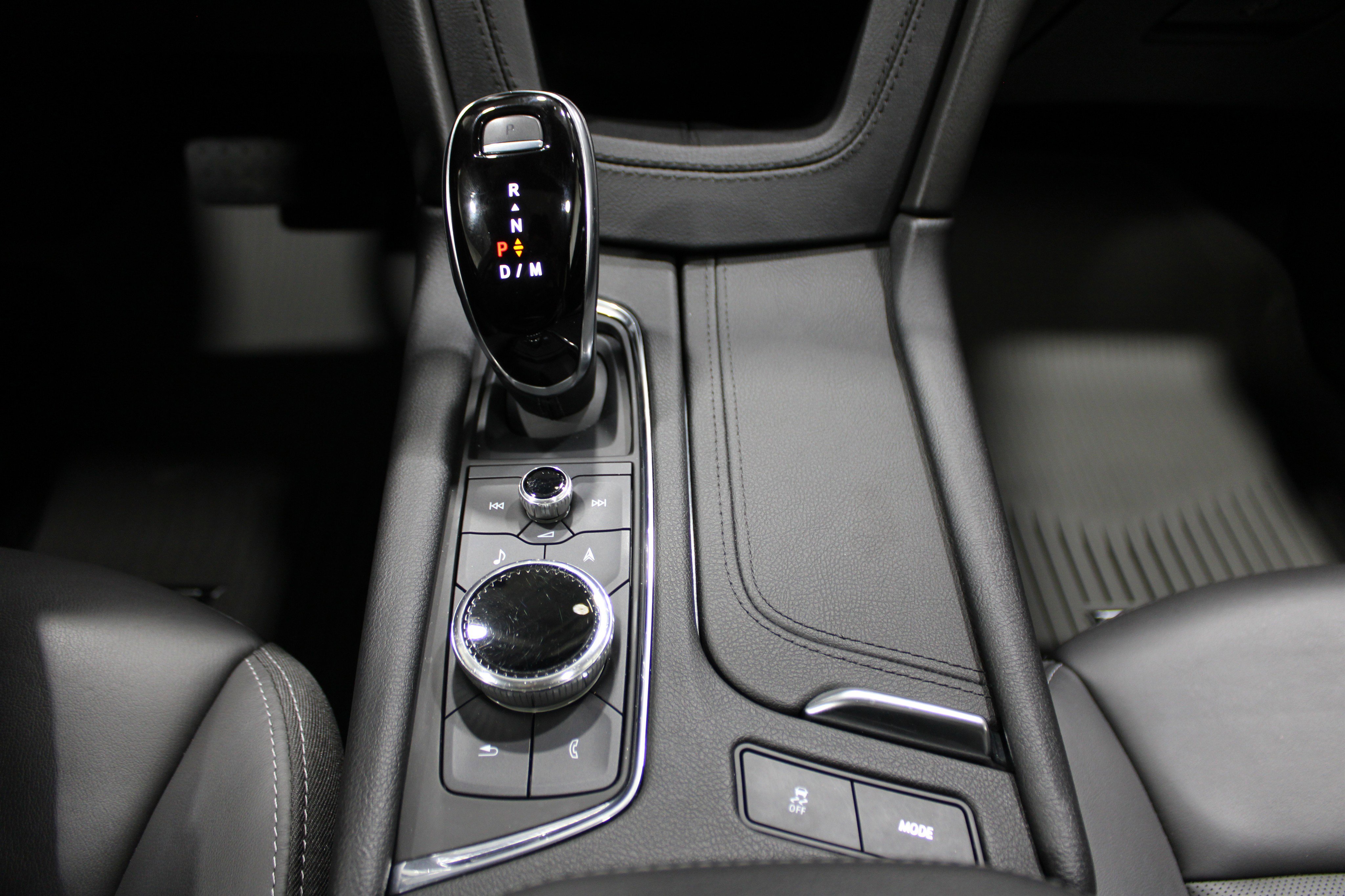 Used 2022 Cadillac XT5 Premium Luxury w/ LPO, Floor Liner Package image 20