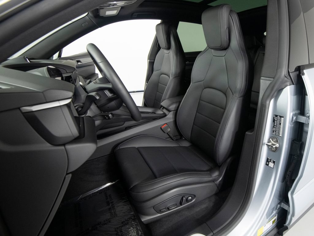New 2026 Porsche Macan 4 Electric AWD/4WD image 16