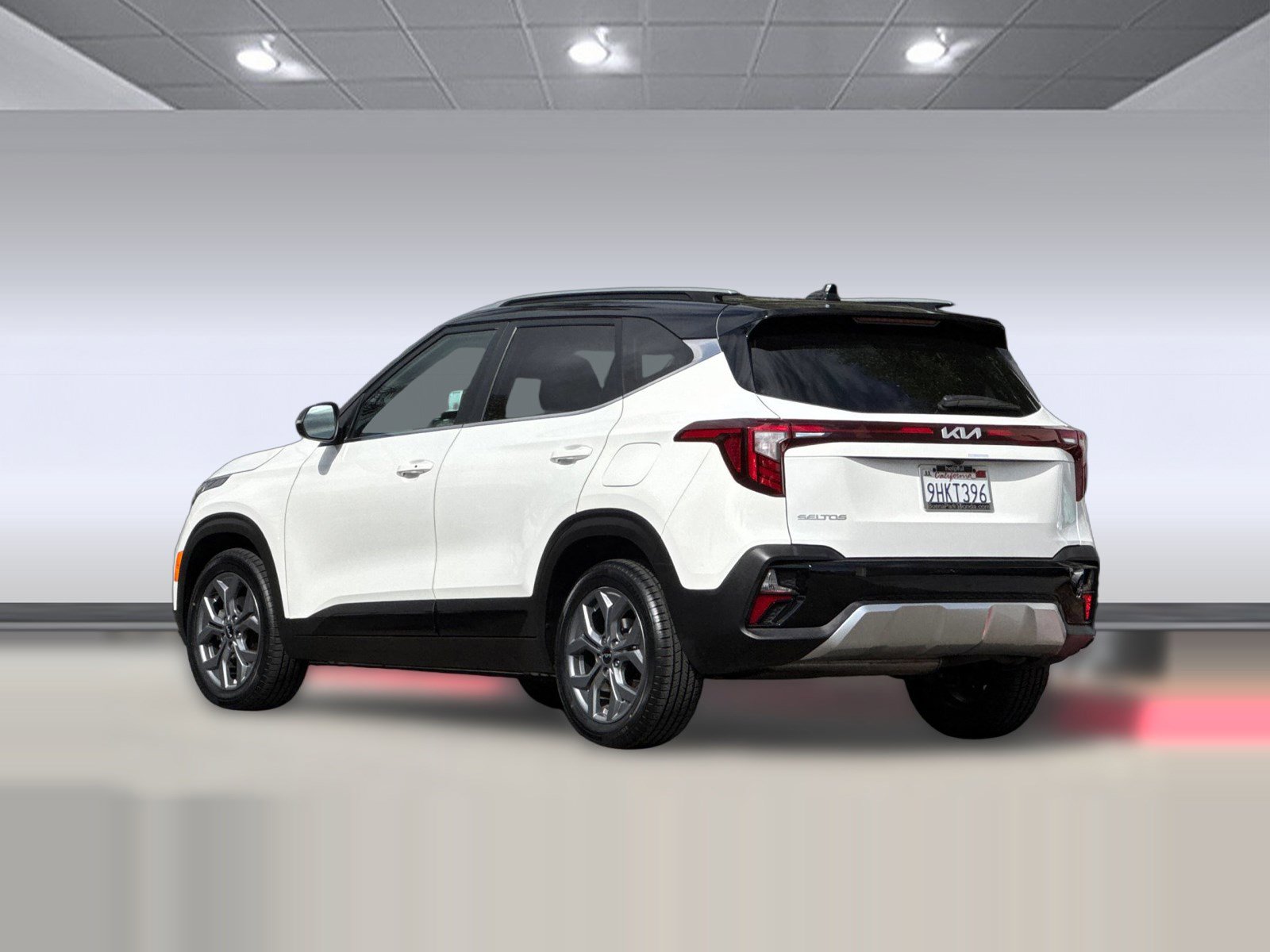Used 2024 Kia Seltos S FWD image 3