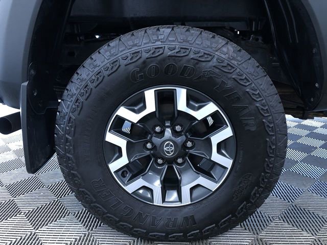 Certified 2021 Toyota Tacoma TRD Off-Road w/ Technology Package AWD/4WD image 8