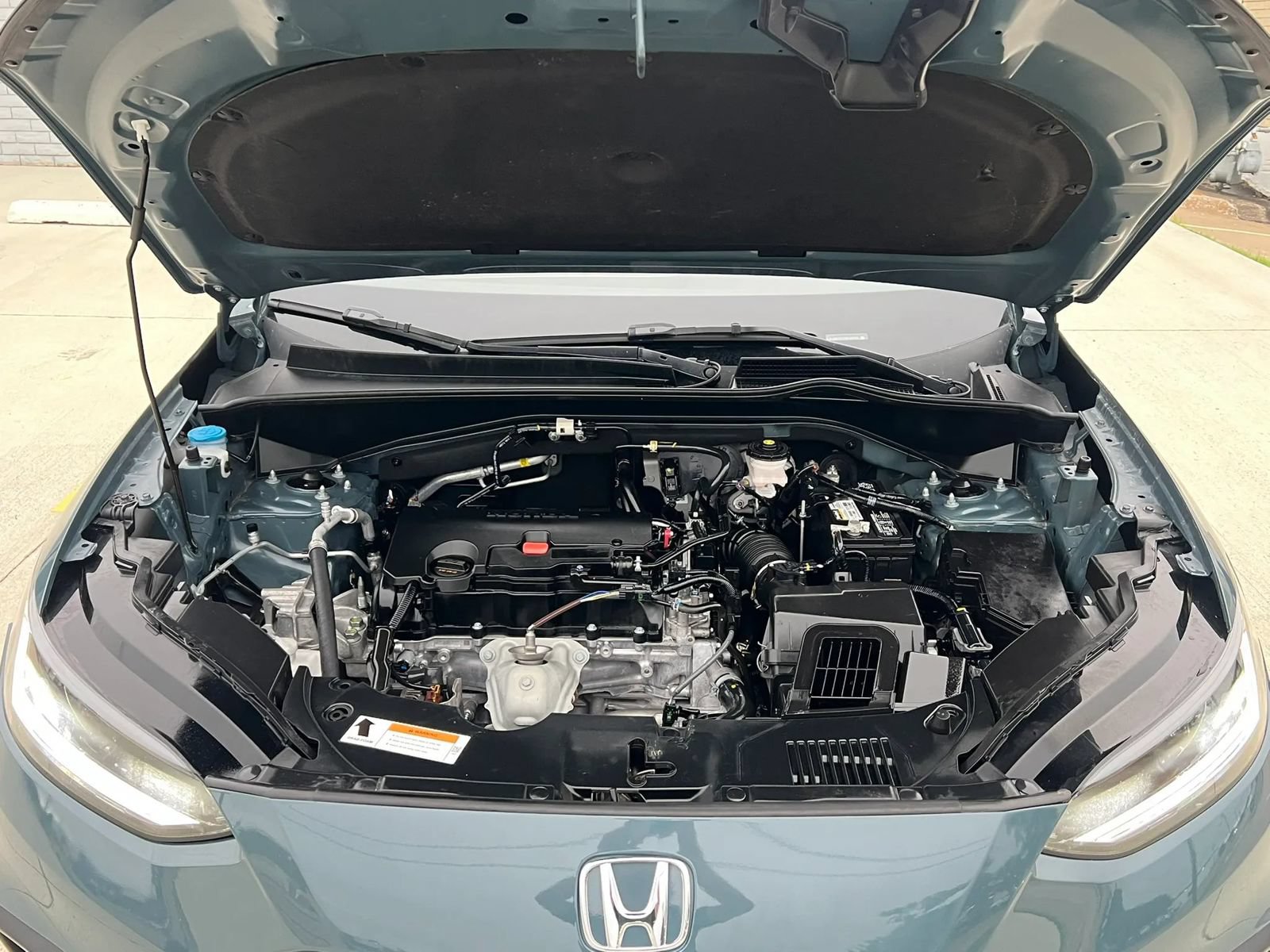 Used 2025 Honda HR-V LX image 37