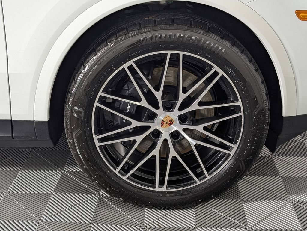 New 2026 Porsche Cayenne AWD/4WD image 14