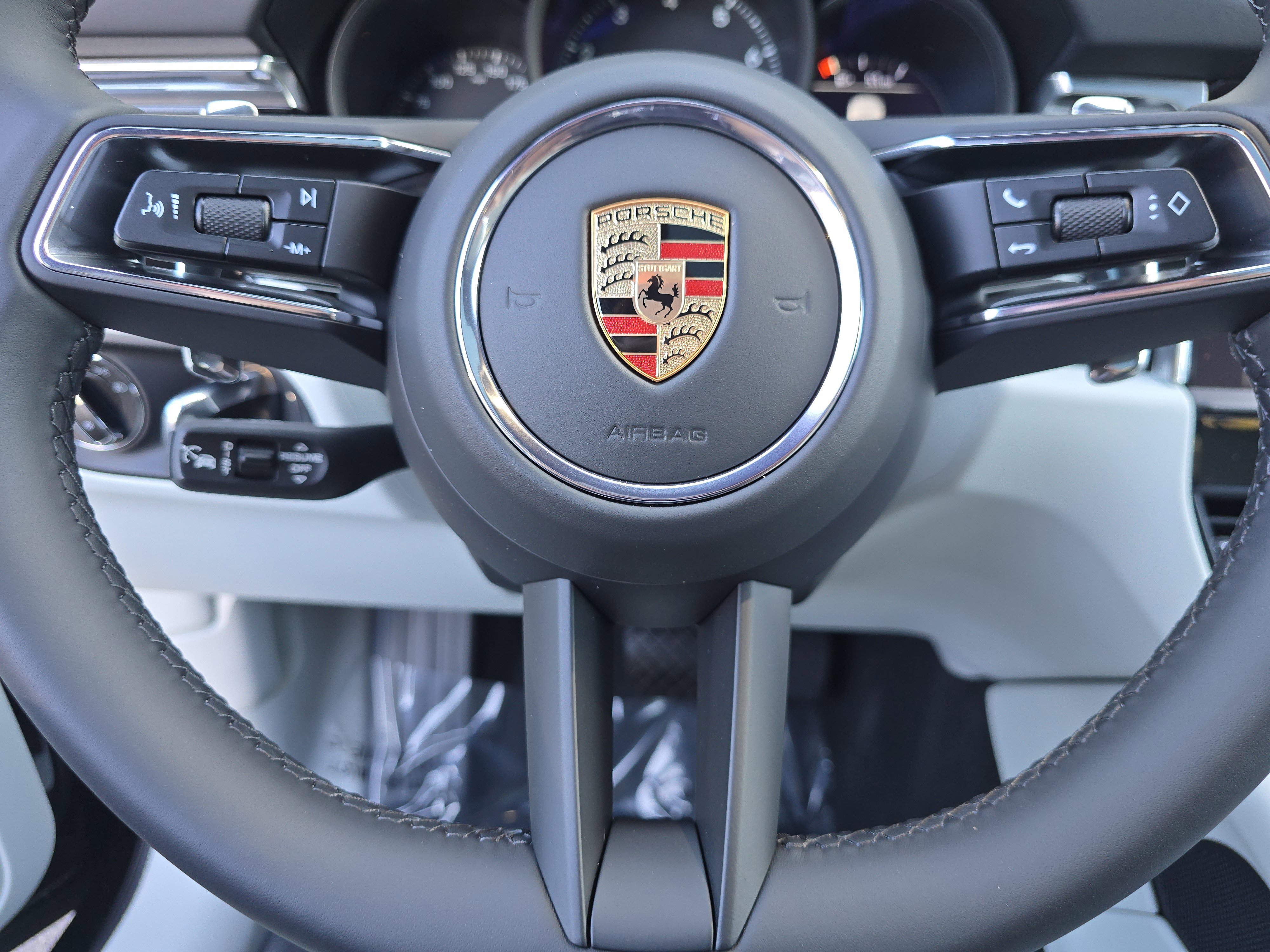 New 2026 Porsche Macan image 19