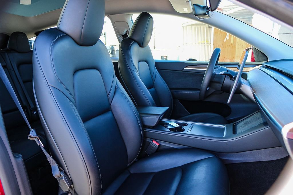 Used 2024 Tesla Model Y Long Range image 18