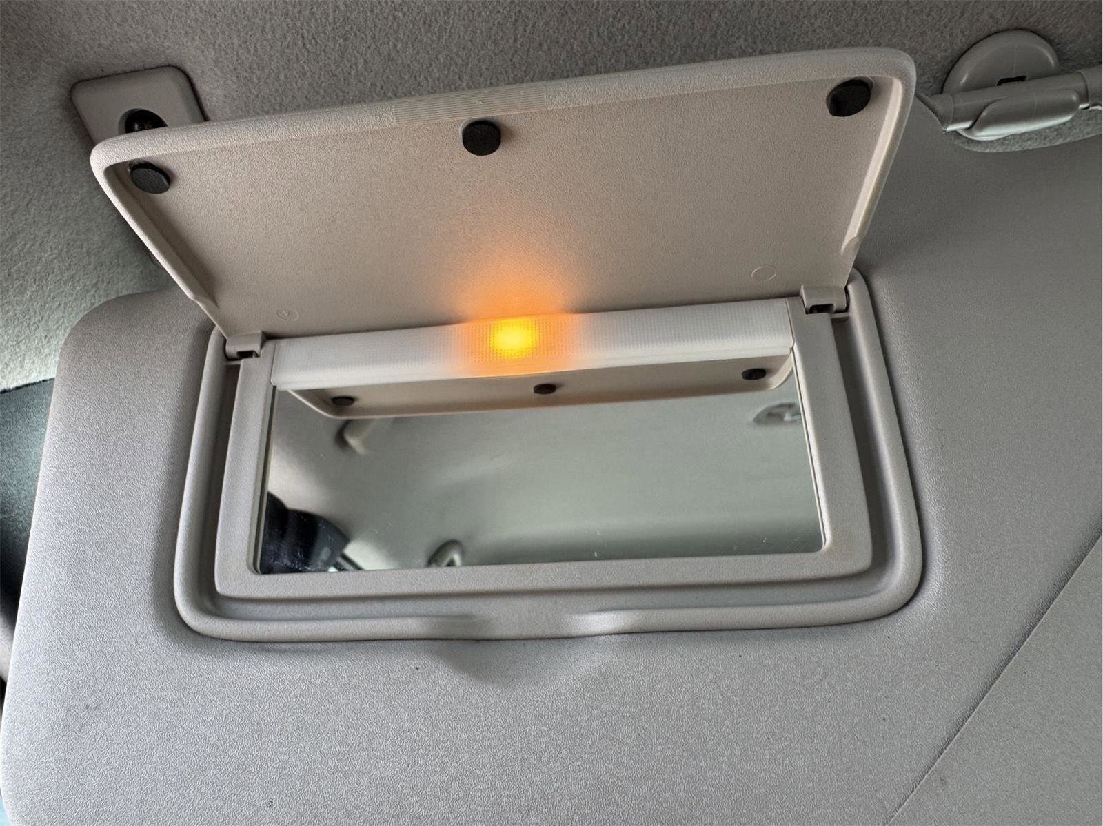 Used 2018 Nissan Kicks SV FWD image 22