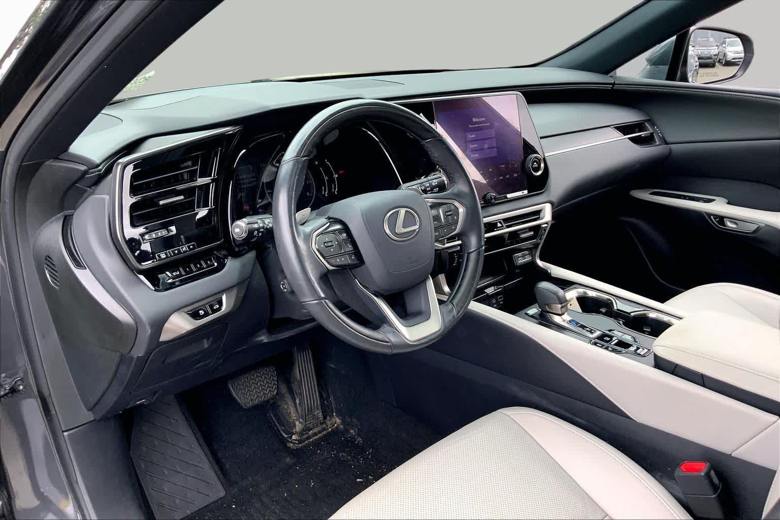 Used 2024 Lexus RX 350 Premium w/ Cold Area Package AWD/4WD image 18