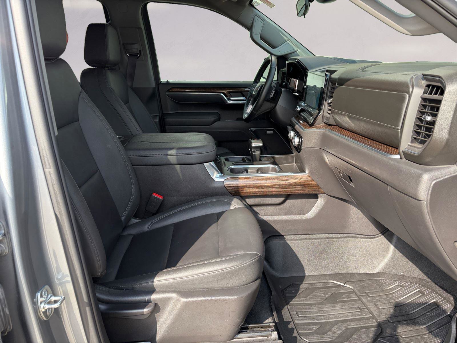 Used 2025 GMC Sierra 1500 Elevation w/ Elevation Premium Package image 15