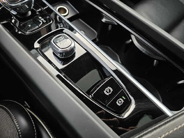 Certified 2024 Volvo XC60 T8 Polestar AWD/4WD image 28