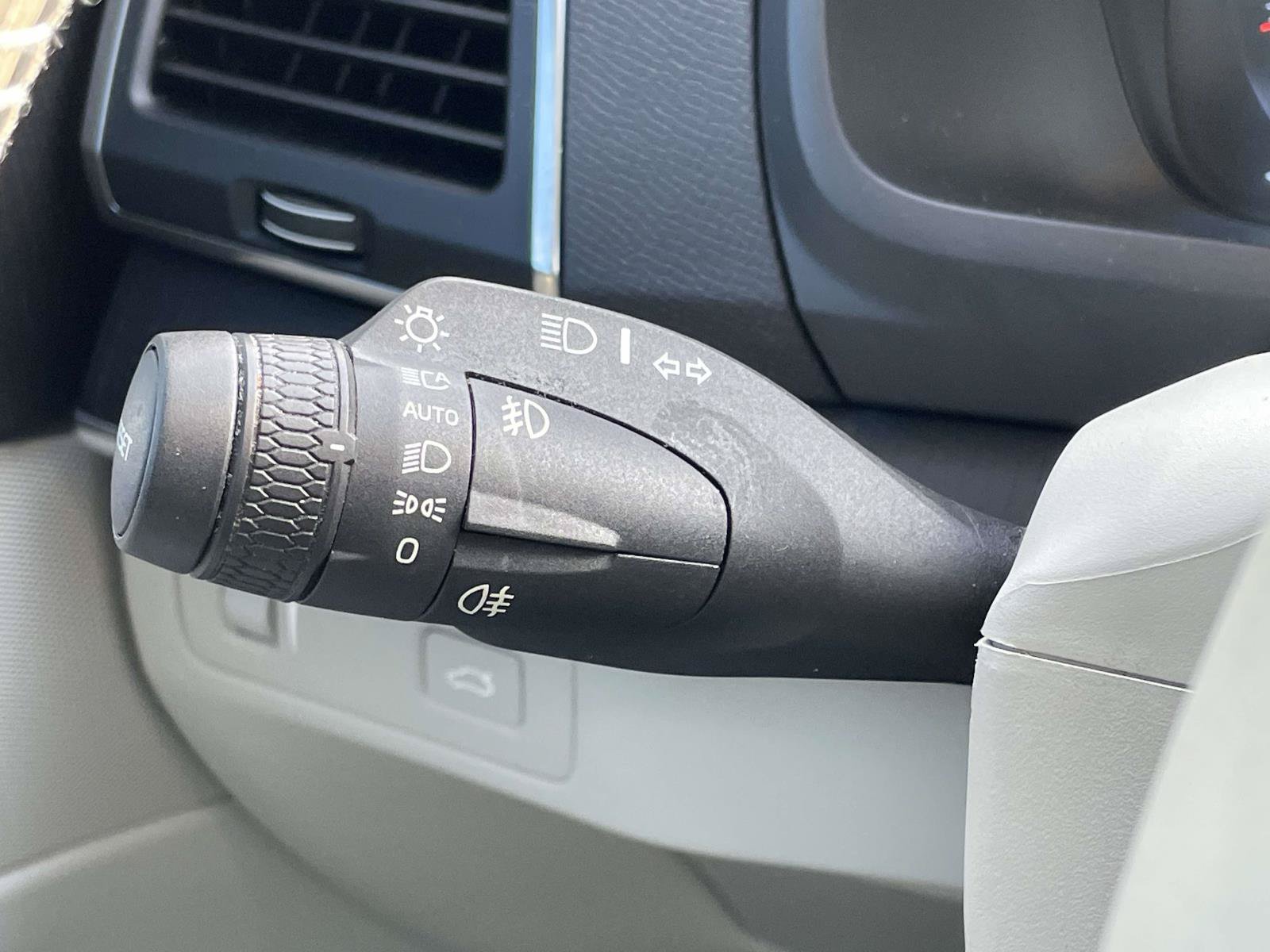 Used 2020 Volvo XC90 T5 Momentum w/ Protection Package Premier FWD image 12