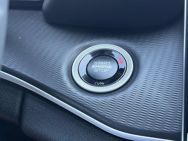 Used 2025 Jeep Grand Cherokee Laredo X w/ Luxury Tech Group I RWD image 34