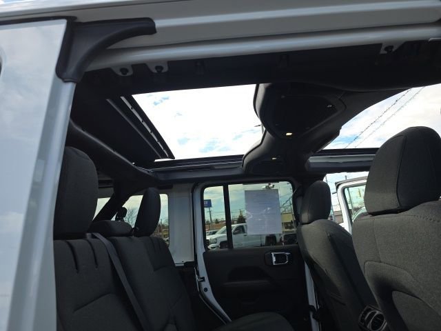 Used 2025 Jeep Wrangler Sahara 4xe w/ Safety Group image 46