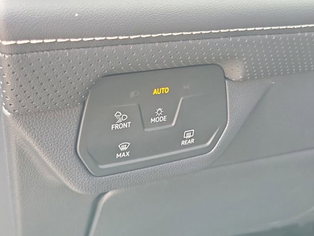 Used 2024 Volkswagen Atlas Cross Sport SE image 8