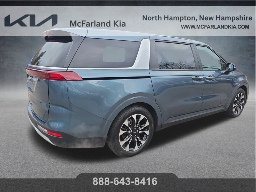 Used 2023 Kia Carnival EX image 7